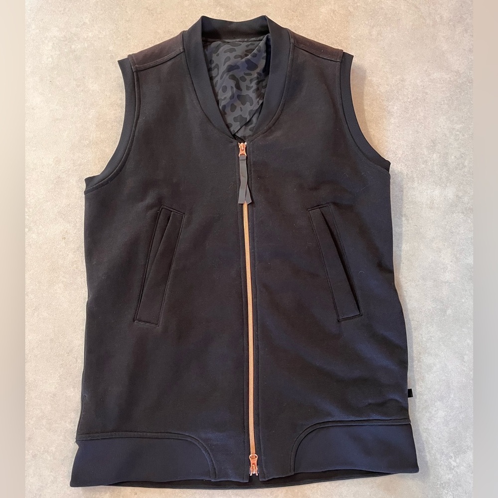 Lululemon Black Sleeveless VEST. Black. SMALL. Cozy Soft Minimalist Layering - Picture 8 of 8